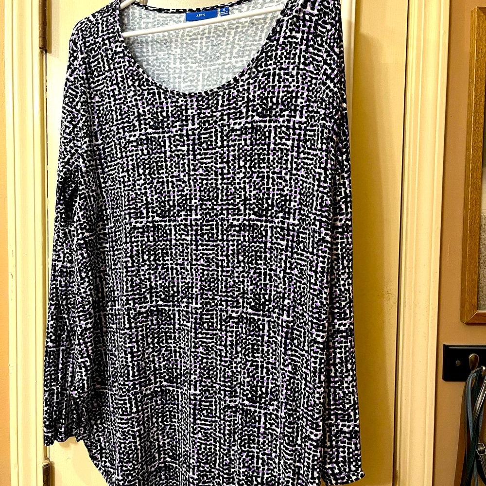 Long sleeve, hip length casual top